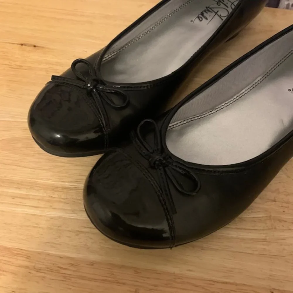 Life Stride Black Slip On Shoes Size 8.5